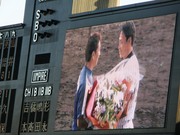 桧山から花束贈呈.jpg