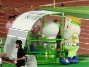 生茶パンダベンチ入り.jpg